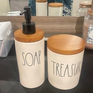 Rae Dunn Bathroom Set